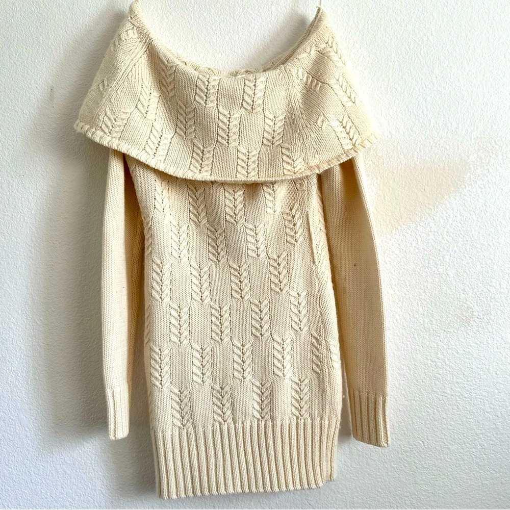 Guess Elegant Cream Sweater - Picture 2 of 12
